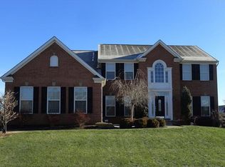 2002 Sherwood Ct, Coraopolis, PA 15108