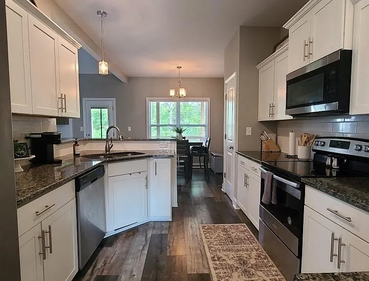 1308 Sussex Dr — Photo 5