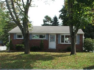 5 Vista Dr, Lincoln, RI 02865