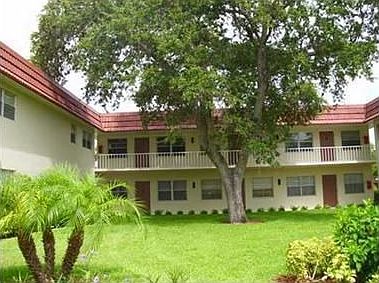 1st image of 15 Vista Palm Ln