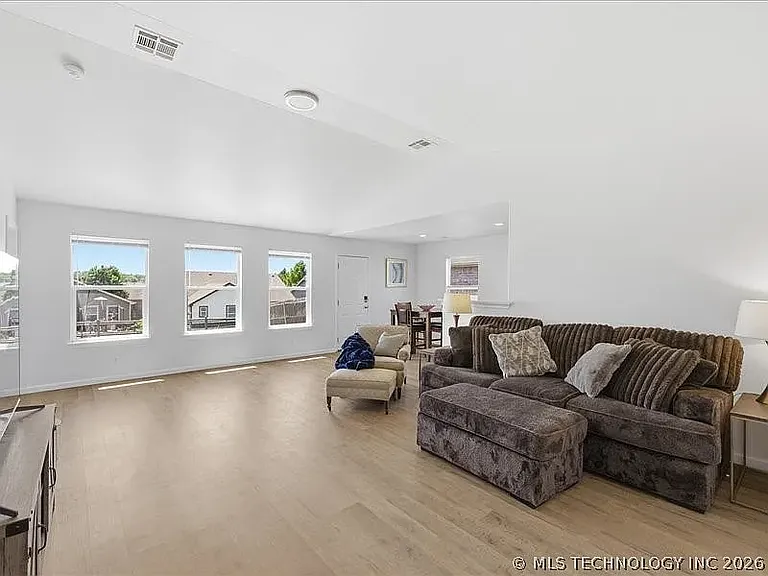10410 S Prescott St — Photo 3