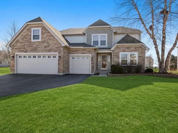 2518 Imgrund Rd, North Aurora, IL 60542