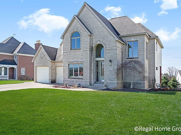 2nd image of 926 River Rock Dr NE