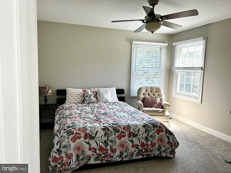88 Granville Way — Photo 33