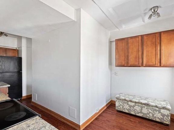 5th image of 1211 N La Salle Dr APT 1201