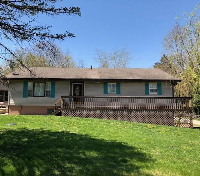 13231 Laurel Rd NE photo 1