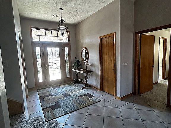 2nd image of 17 Ginger Woods Cir
