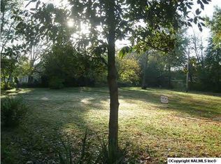 112 Memorial Dr NW, Decatur, AL 35601
