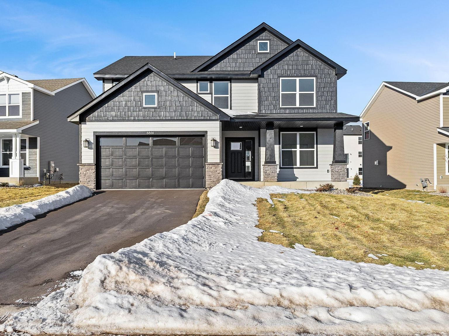 YU@ページ 8866 Periwinkle Blvd, Woodbury, MN 55129 | Zillow