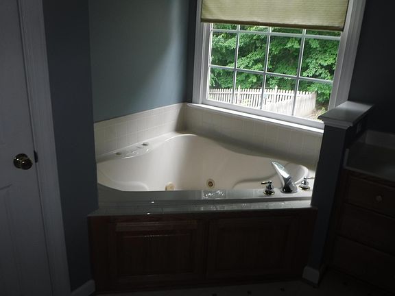 5th image of 6245 N Mayfair Cir