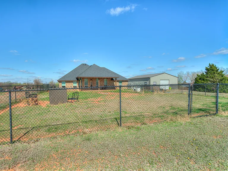 2265 County Road 1258 — Photo 25