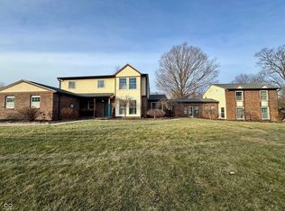 401 San Carlos Dr, Greenwood, IN 46142