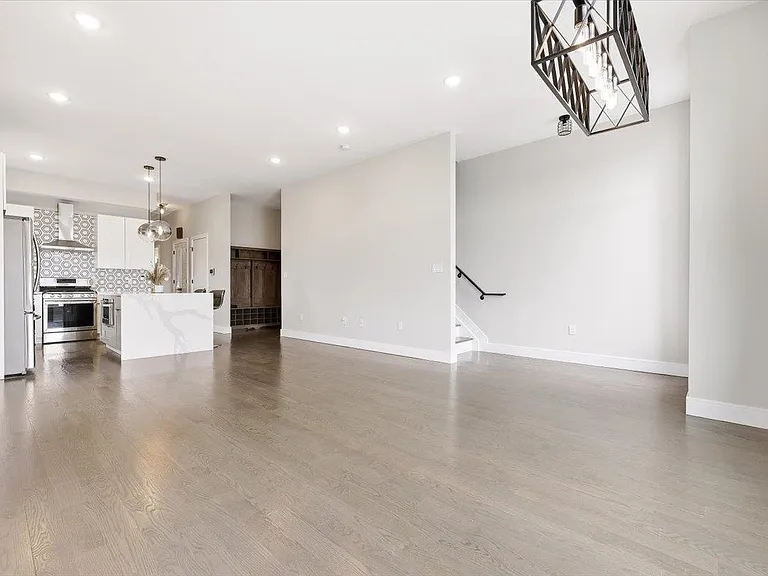 192 Congress St #2 — Photo 5