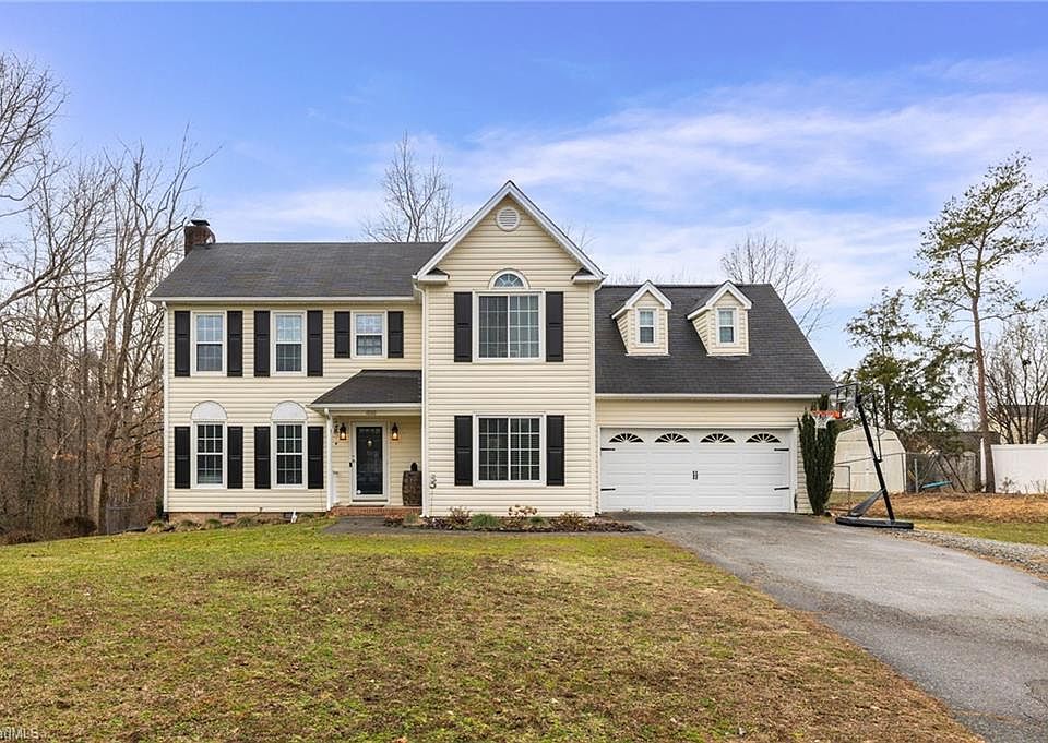 1st image of 1800 Larkhill Dr