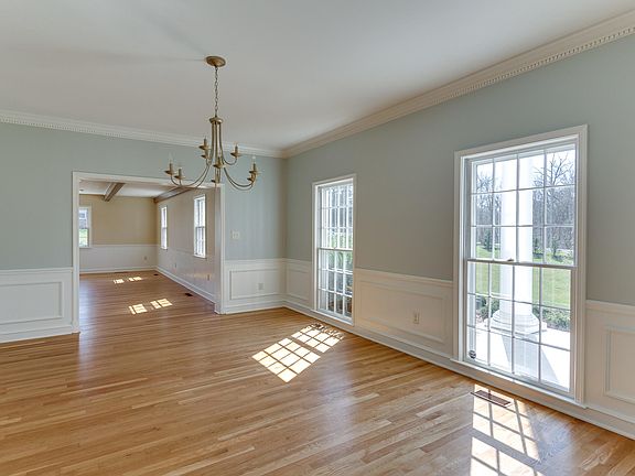 4th image of 7001 Green Oak Dr