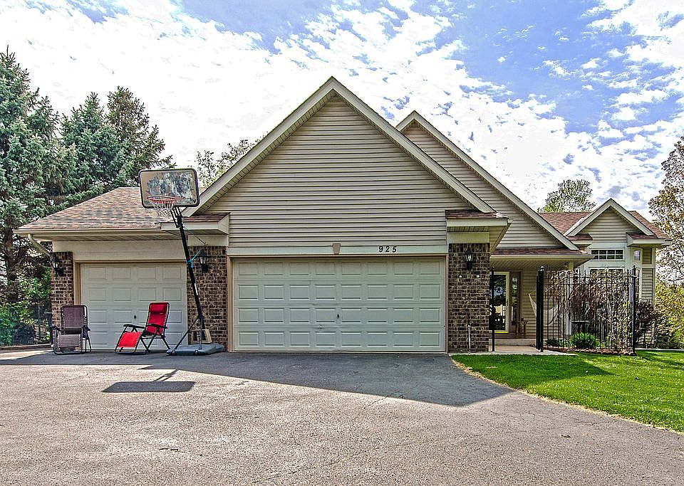 Large circle driveway