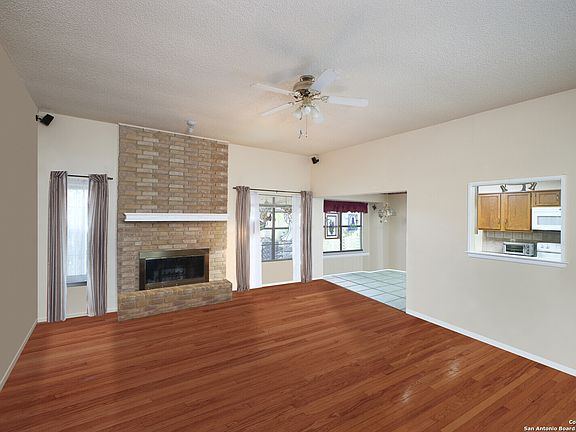 5th image of 2302 WOOD MEADOW ST