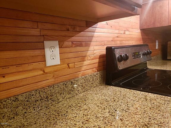 5th image of 1541 E Elaine Dr