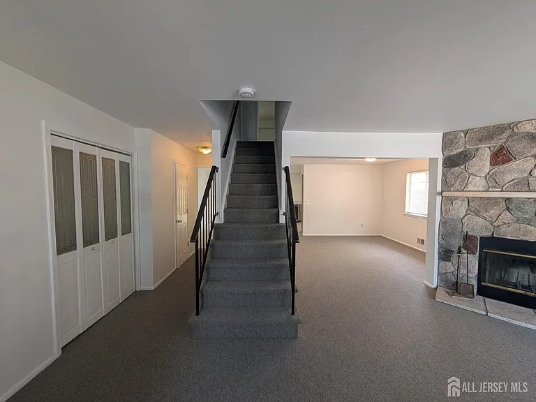 44 Davids Ct — Photo 5