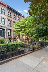 75 2 Place in Carroll Gardens