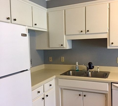 4th image of 37 Somersett Dr
