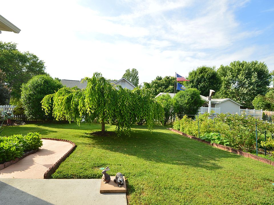 2nd image of 224 S Hobbs Rd