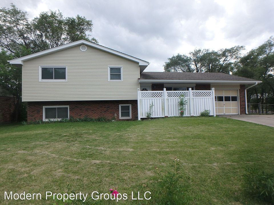 1st image of 2414 White Gate Dr