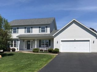 9 Royce Dr, Churchville, NY 14428