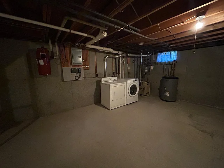 Washer / dryer in unit basement