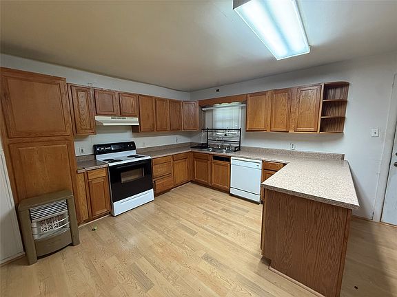 3rd image of 1003 Euclid St