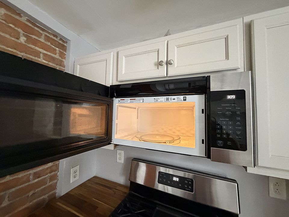 1st image of 35 Younglove Ave