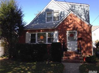 311 Whittier Ave, Floral Park, NY 11001