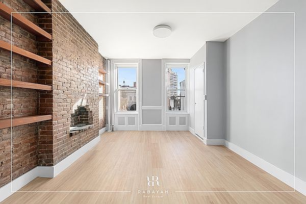 1st image of 140 W 10th St APT 5RE