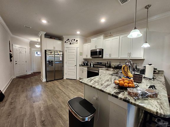 3rd image of 1870 Finch Ln
