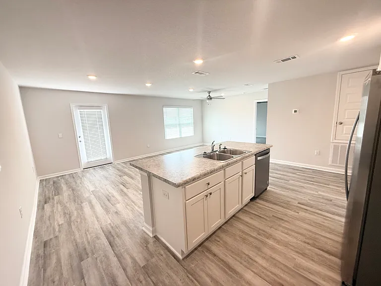 4335 Redbay Ct — Photo 15