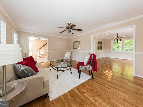 4th image of 9509 Oak Stream Ct