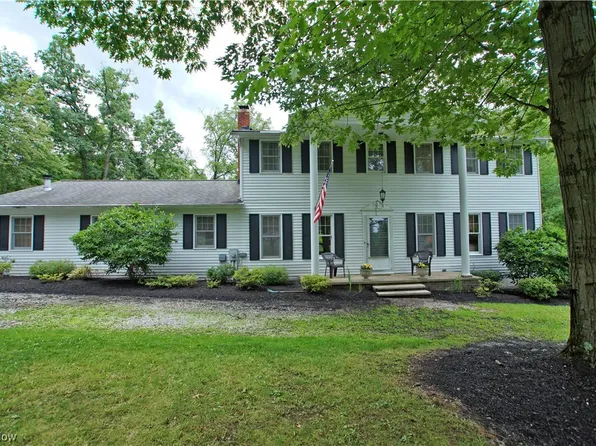11250 Highland View Dr, Chardon, OH 44024