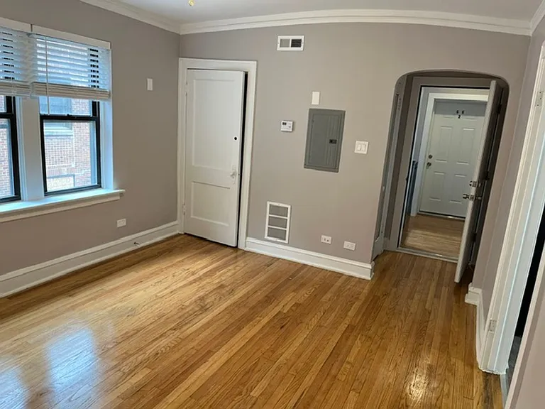 6752 S Michigan Ave — Photo 1