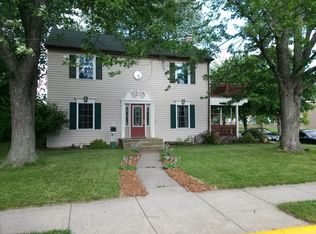 696 S Curtis Ave, Kankakee, IL 60901