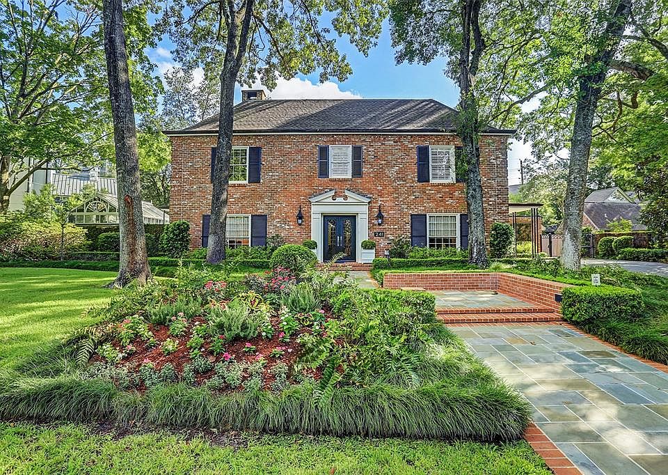 1st image of 241 Pine Hollow Ln