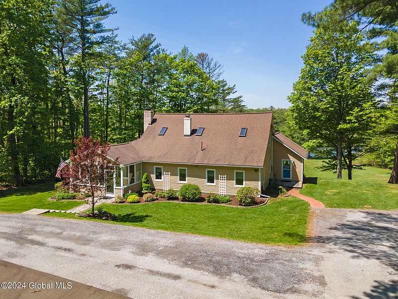 2nd image of 31 Lundy Lane