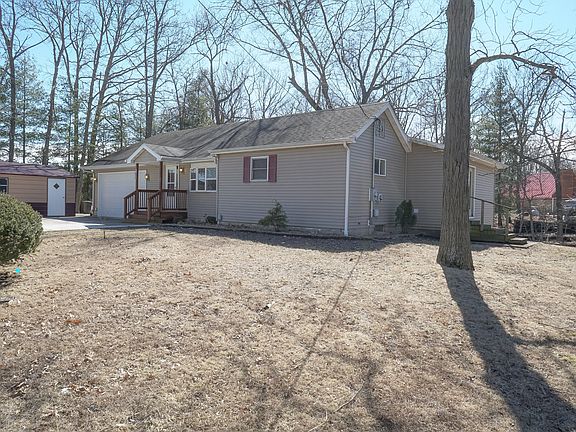 4th image of 16123 Dogwood Ln