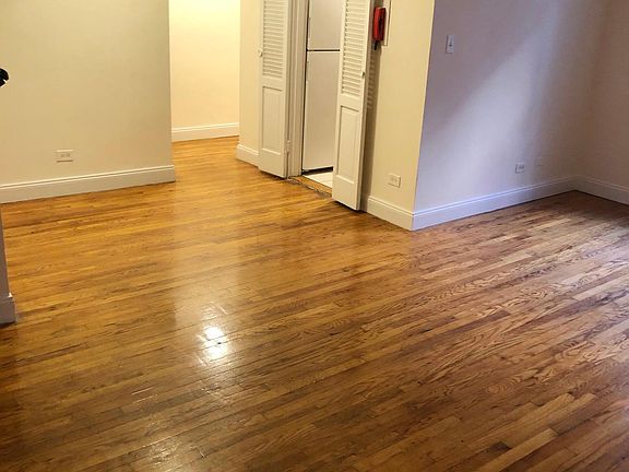 4th image of 14219 Barclay Ave APT 4J