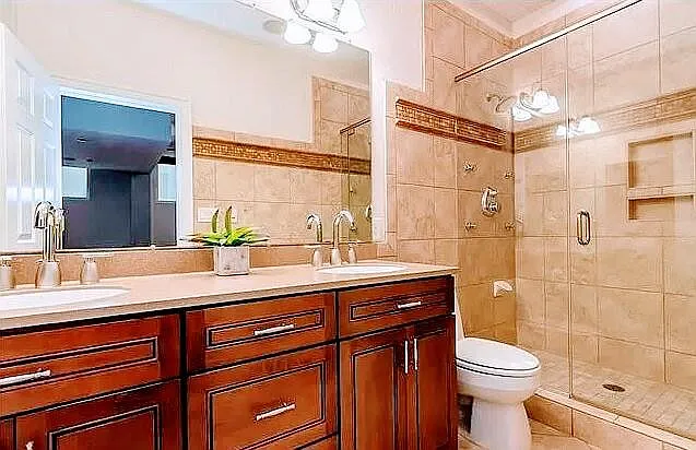 127 N Tryon St #412 — Photo 6