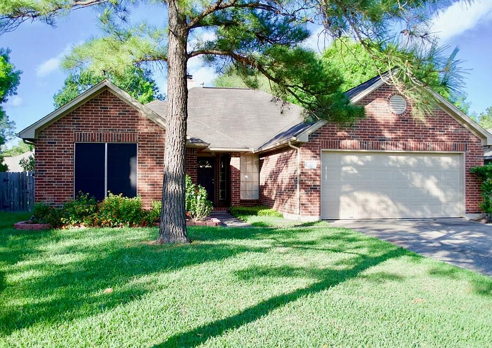 1st image of 15008 Chestnut Falls Dr