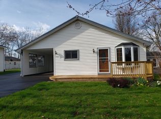 17800 W Kewaunee Dr, Grayslake, IL 60030