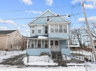 17 Rennell Ct, Bridgeport, CT 06604