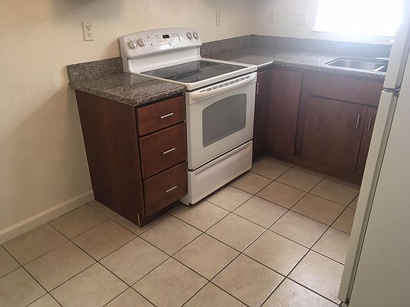 5th image of 741 Spruce St APT 2