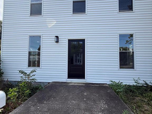 3rd image of 402 E Olive Street