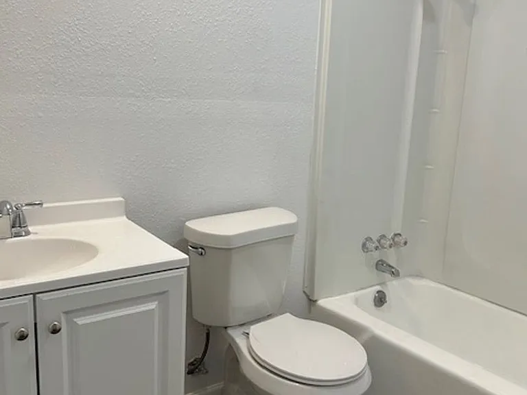 T-Square Apartments — Photo 25